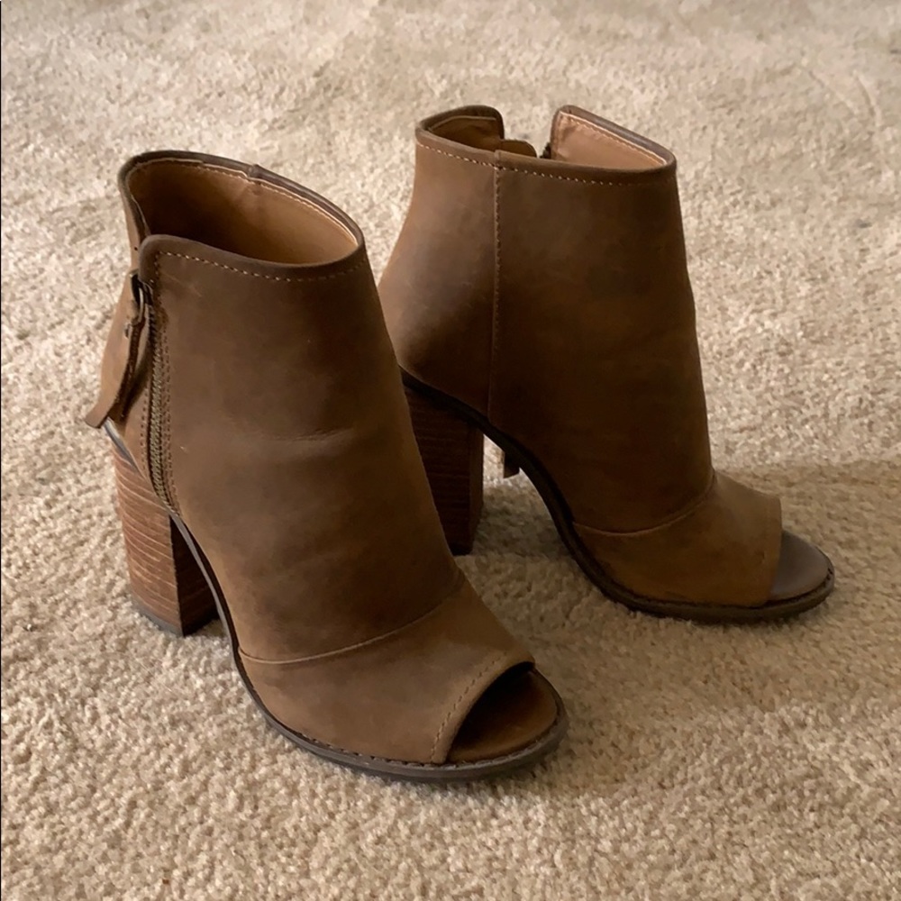 Brown bootie